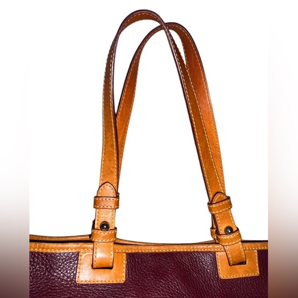 EUC Dooney & Bourke Pebble Grain Leather Convertible Shopper Tote Bag Eggplant - Picture 7 of 11
